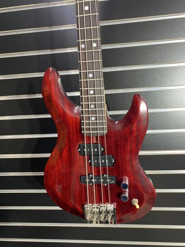 Gemini SN#3202820 32" Bass Guitar